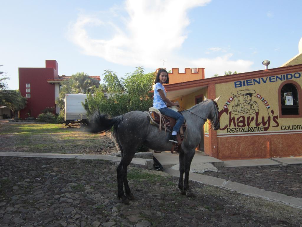 Charlys-Bungalows Margaritas Bagian luar foto